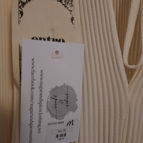 Entro med blouse LS NWT cold shoulders - Picture 9 of 14